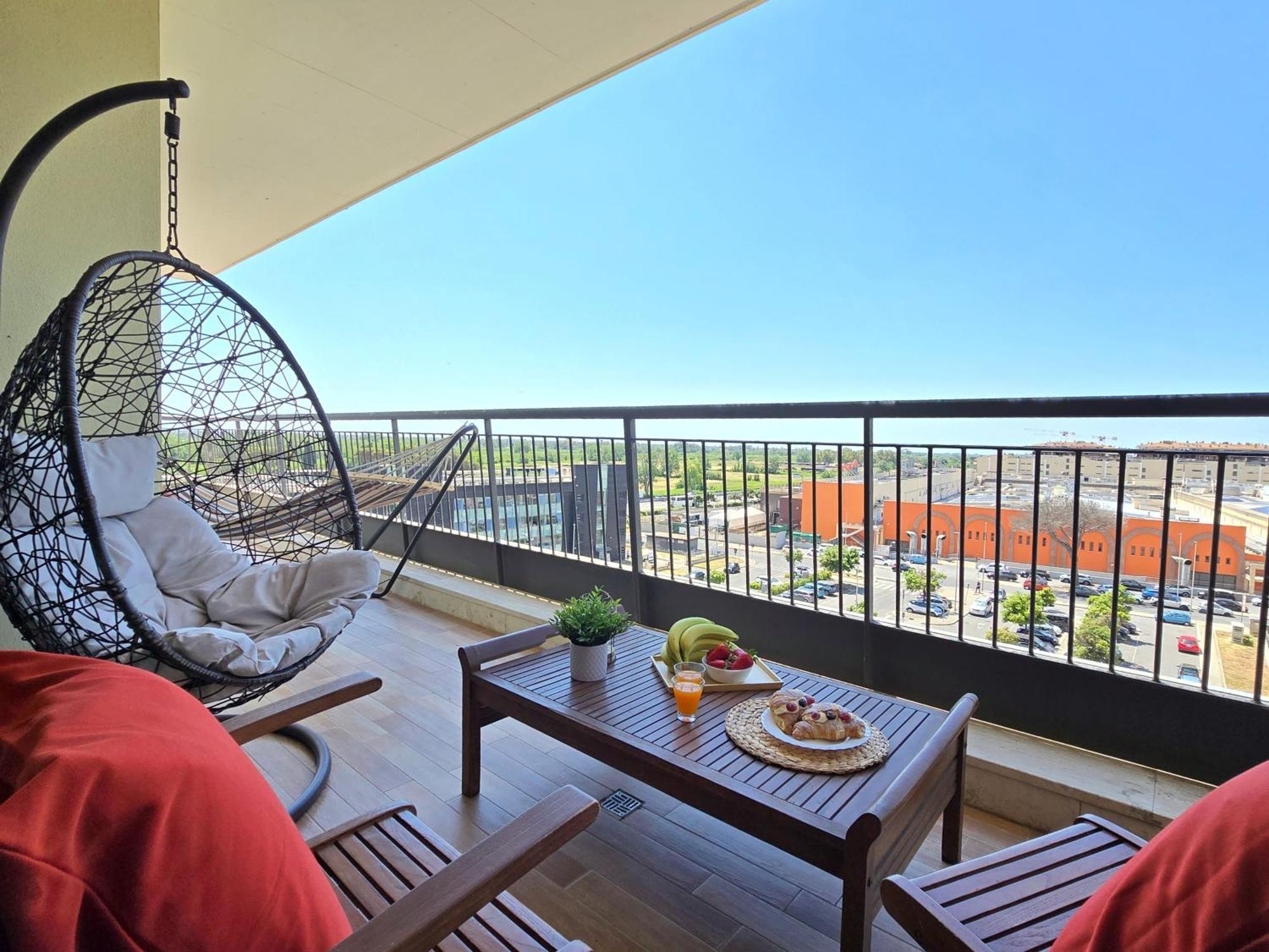 Golden Hour - Panoramic Terrace Apartment